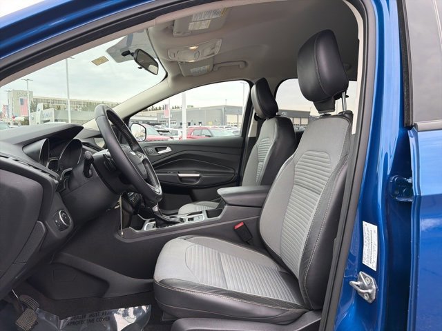 Certified 2018 Ford Escape SE w/ SE Sport Appearance Package image 9
