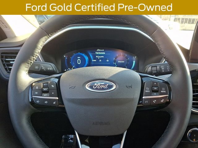 Certified 2022 Ford Escape Titanium image 24