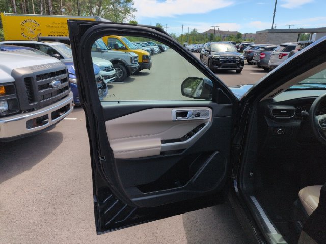 Certified 2023 Ford Explorer Limited AWD/4WD image 29