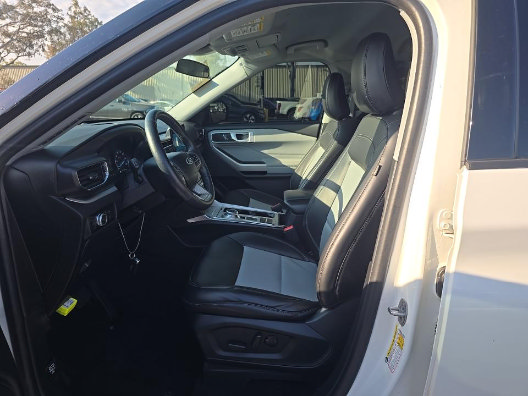 Certified 2023 Ford Explorer XLT w/ Equipment Group 202A RWD image 4