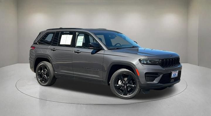 Used 2023 Jeep Grand Cherokee Altitude