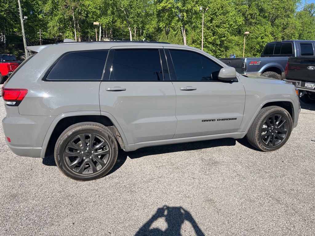Used 2020 Jeep Grand Cherokee Altitude image 13