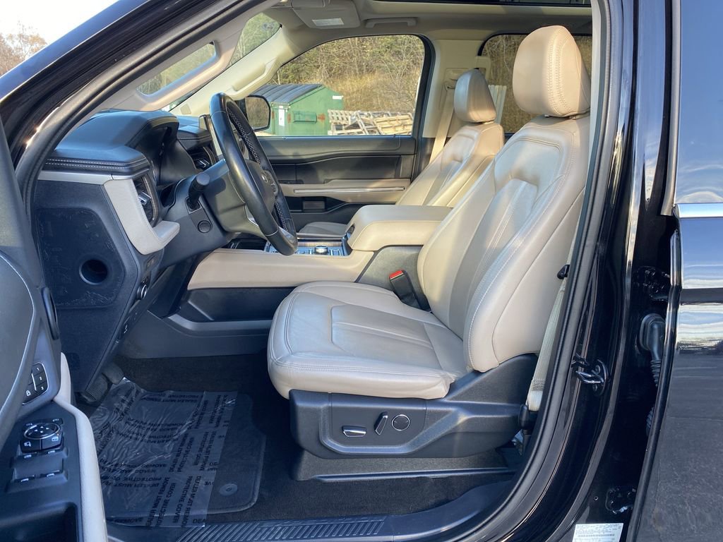 Certified 2023 Ford Expedition Limited image 5