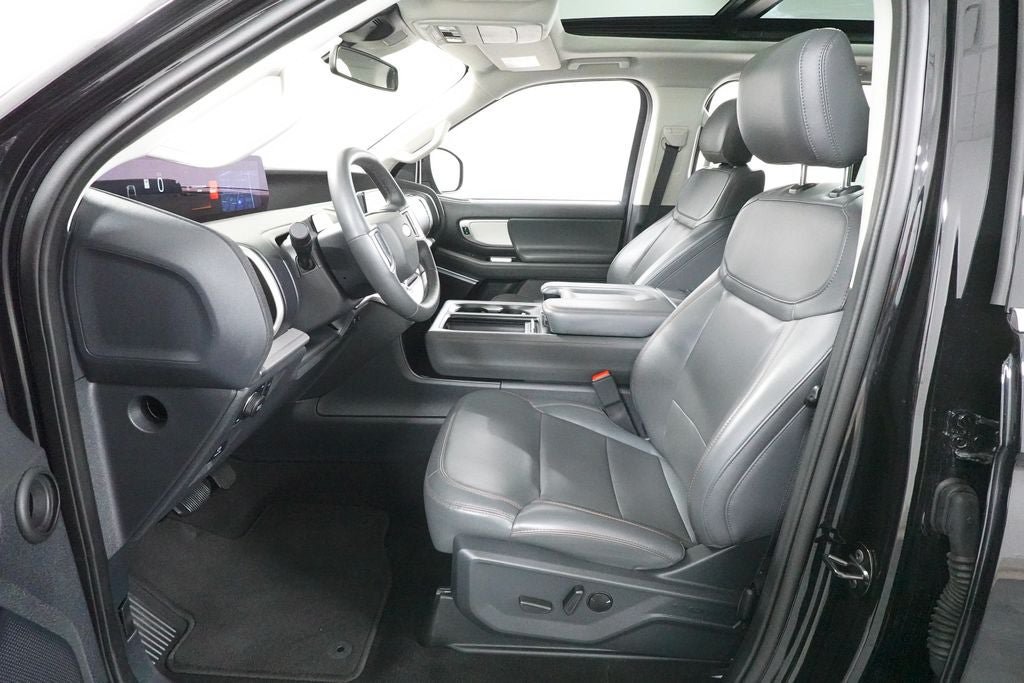 Certified 2025 Ford Expedition Active AWD/4WD image 25