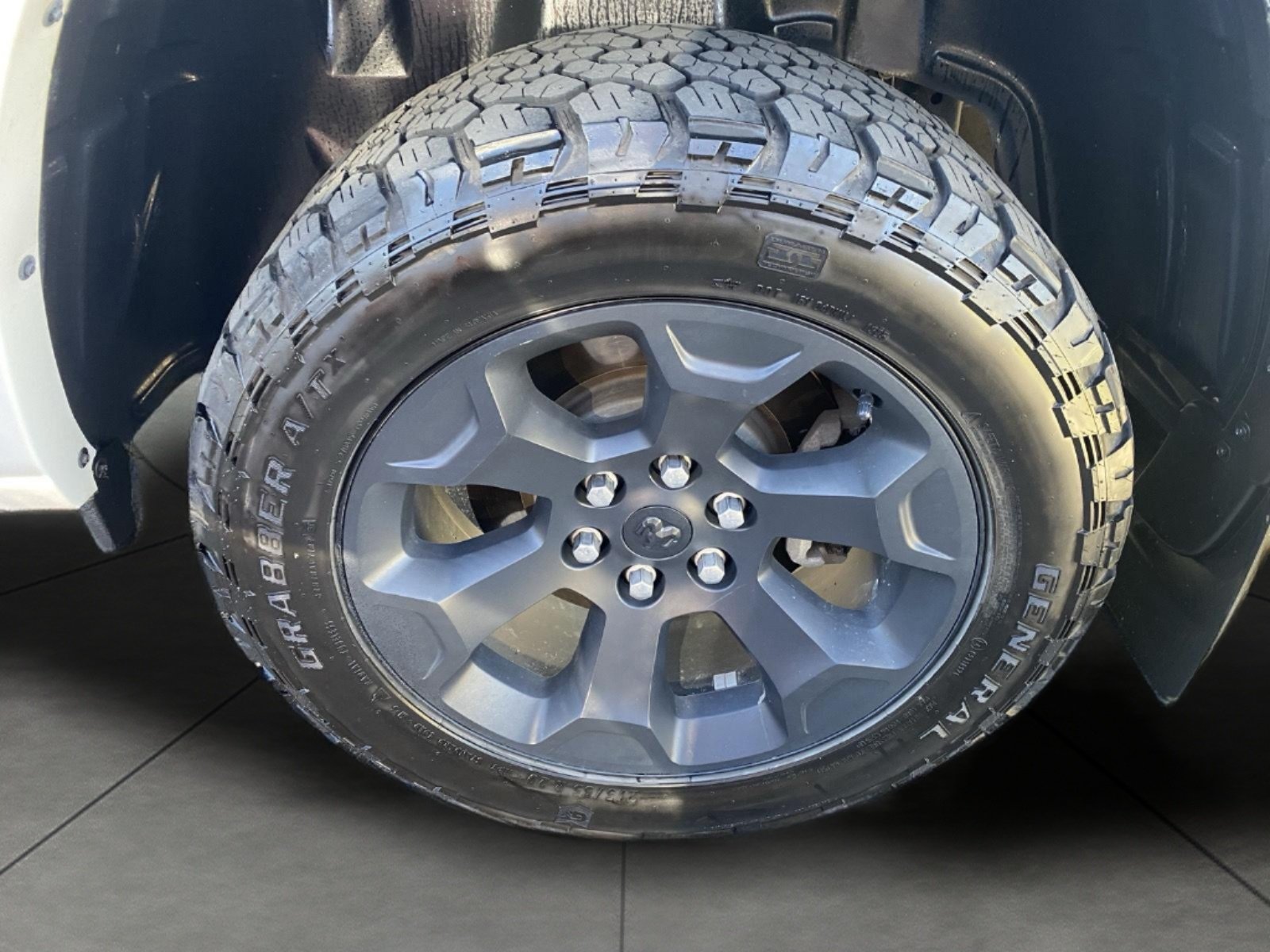 Used 2025 RAM 1500 Big Horn AWD/4WD image 6