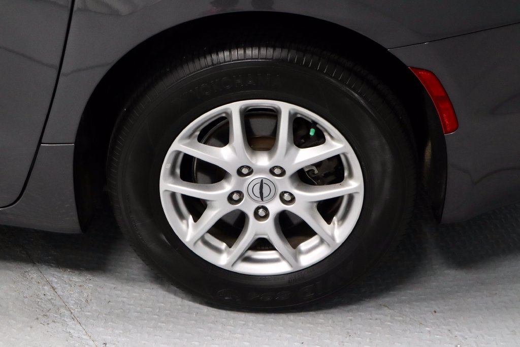 Used 2023 Chrysler Pacifica Touring-L FWD image 19