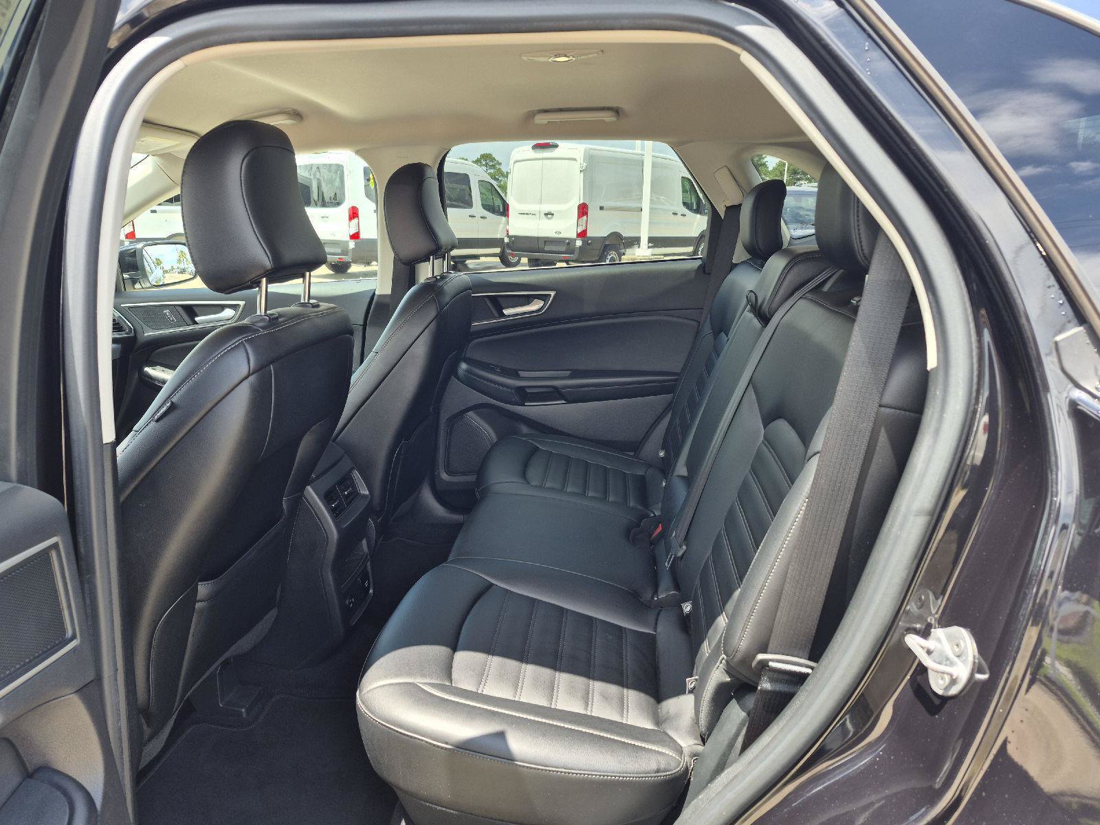 Certified 2022 Ford Edge SEL w/ Convenience Package AWD/4WD image 9