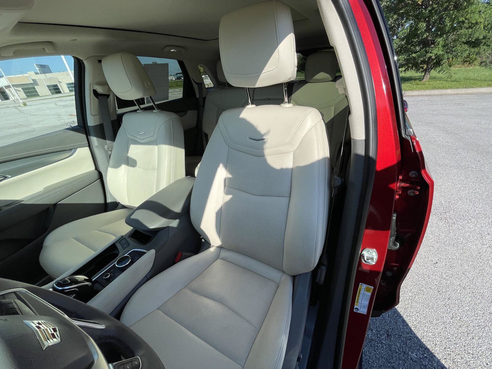 Used 2025 Cadillac XT5 Premium Luxury w/ Technology Package AWD/4WD image 18
