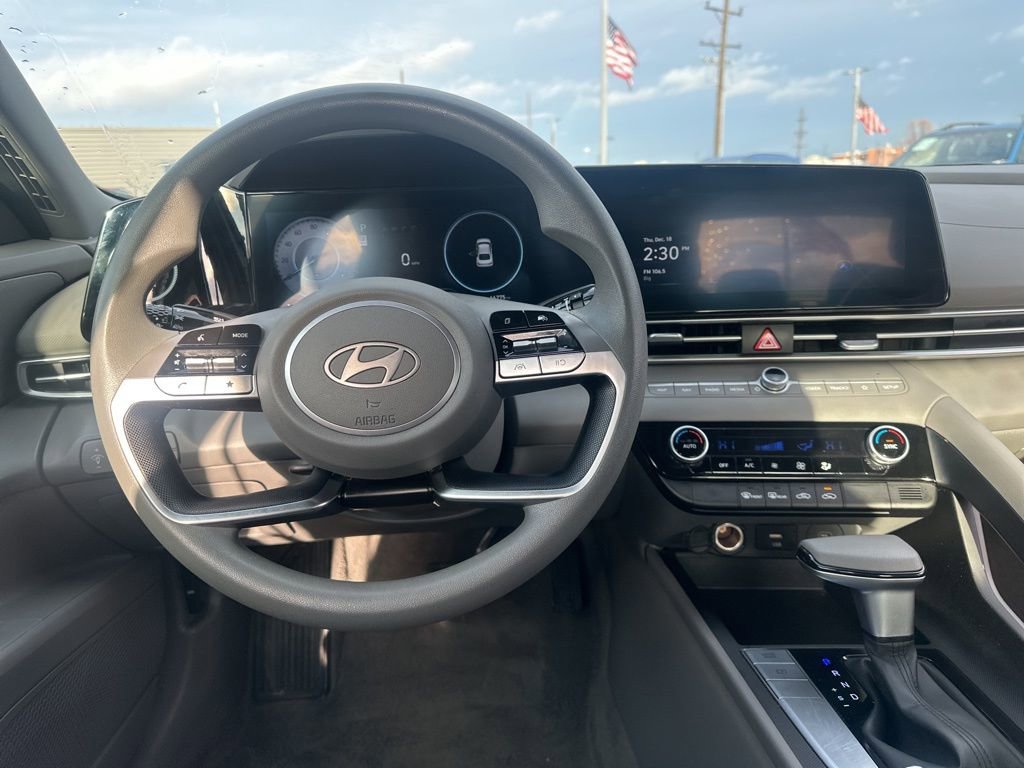 Used 2024 Hyundai Elantra SEL image 7