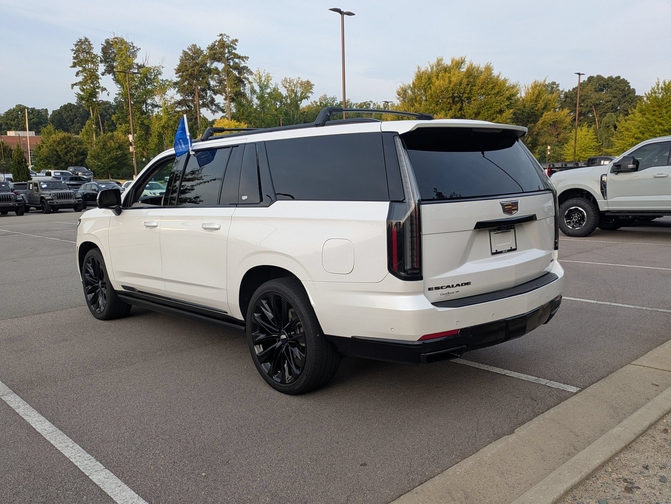 Used 2025 Cadillac Escalade ESV Sport Platinum AWD/4WD image 6