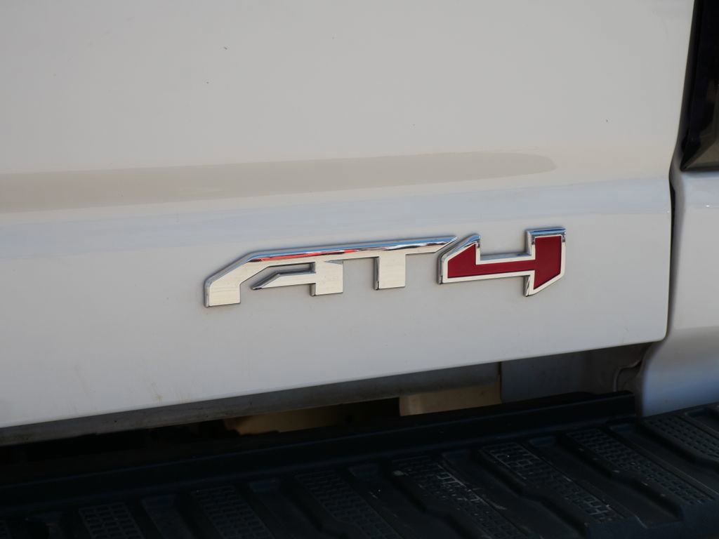 Used 2024 GMC Sierra 2500 AT4 w/ AT4 Premium Plus Package AWD/4WD image 10