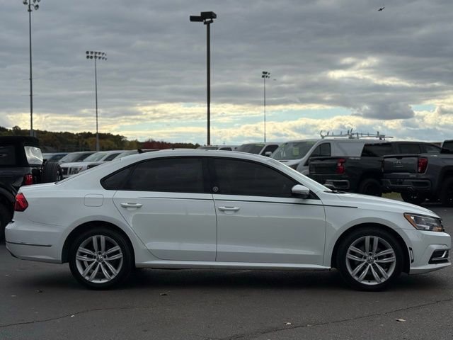 Used 2019 Volkswagen Passat 2.0T Wolfsburg w/ Wheels & Sunroof Package image 10