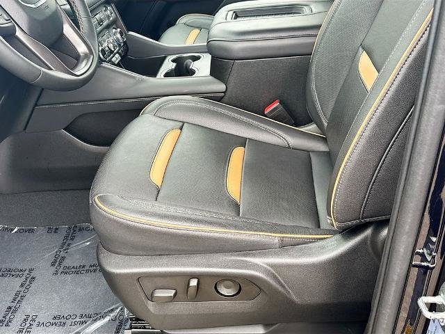 Used 2023 GMC Yukon AT4 AWD/4WD image 17
