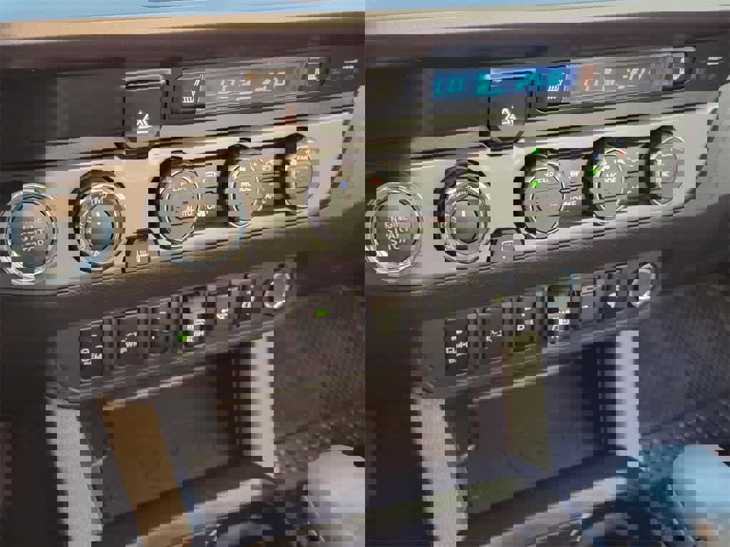 Used 2020 Toyota Tacoma TRD Sport image 20