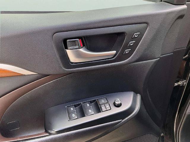 Used 2019 Toyota Highlander Limited Platinum AWD/4WD image 15