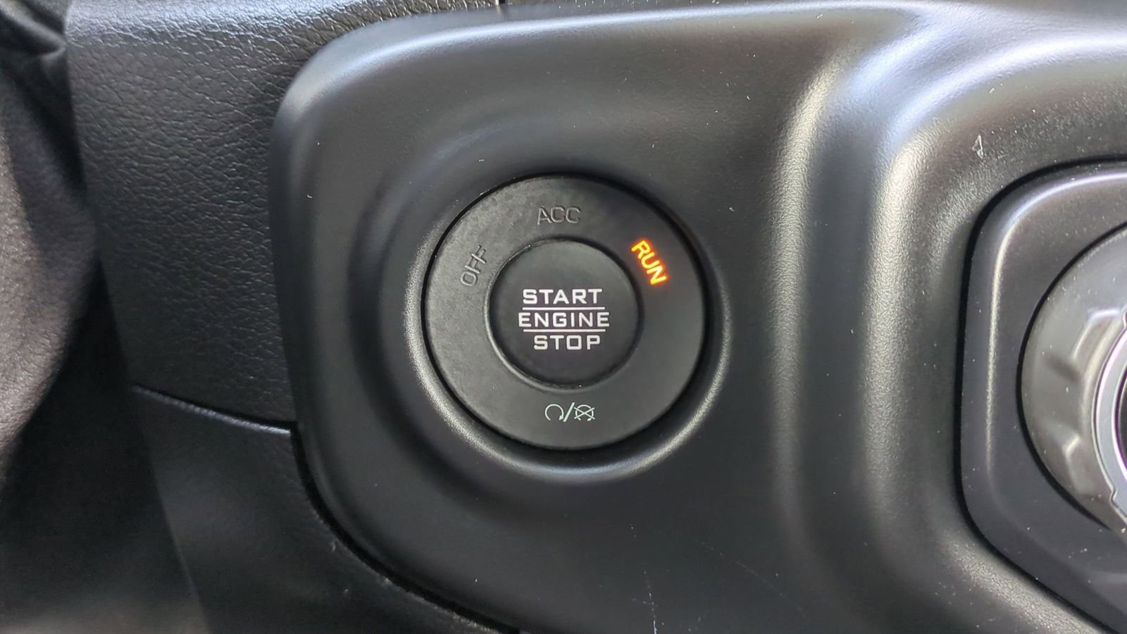 Used 2020 Jeep Wrangler Unlimited Sport image 30