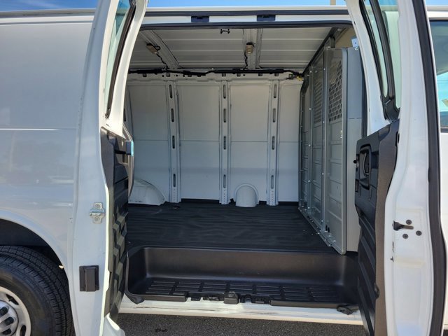 Used 2021 GMC Savana 2500 image 13