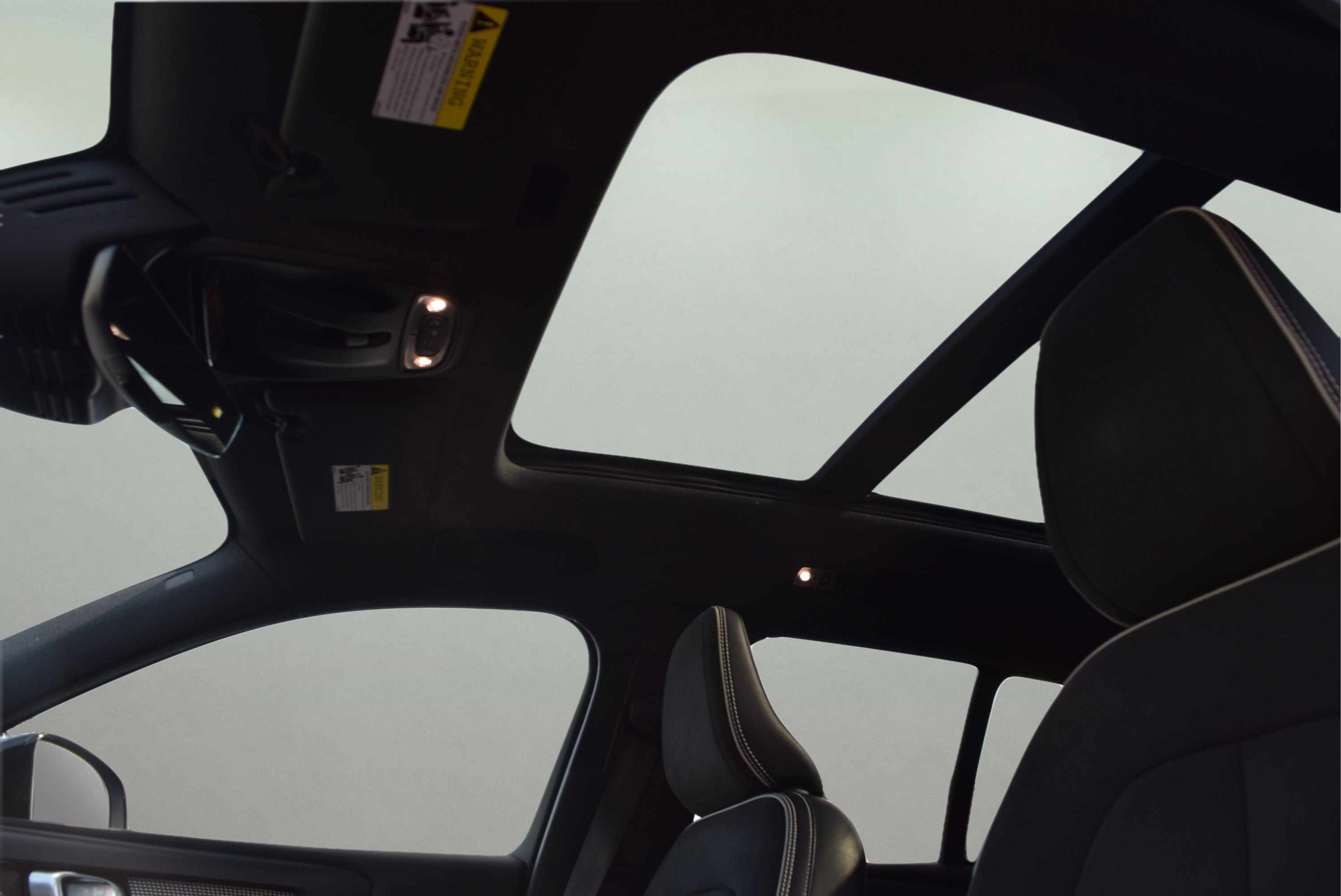 Used 2019 Volvo XC40 T5 R-Design AWD/4WD image 11
