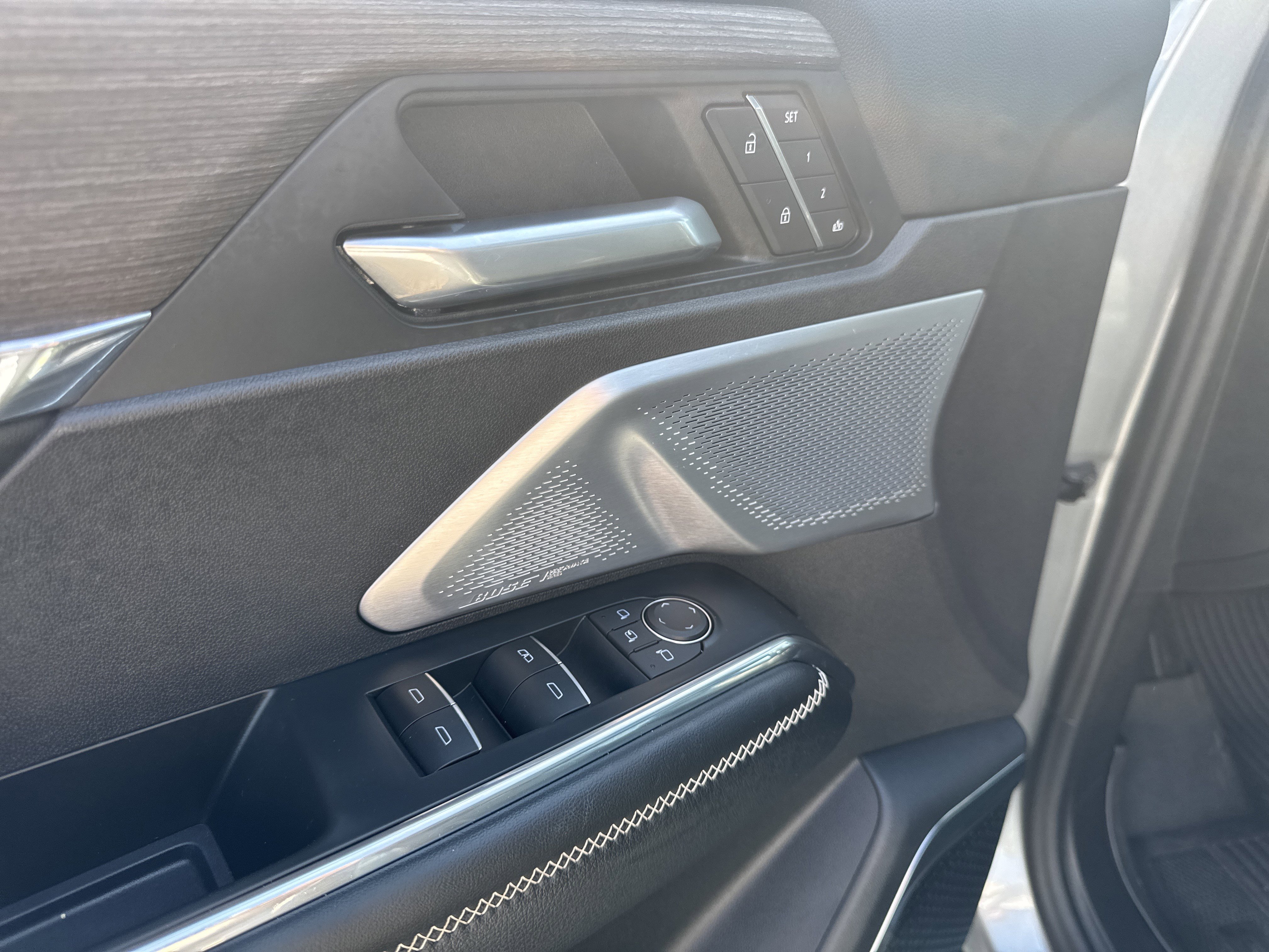 Used 2024 GMC Acadia Denali w/ Super Cruise Package image 12