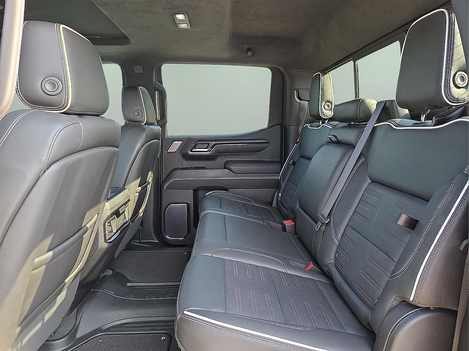 Used 2023 GMC Sierra 1500 AT4X AWD/4WD image 10