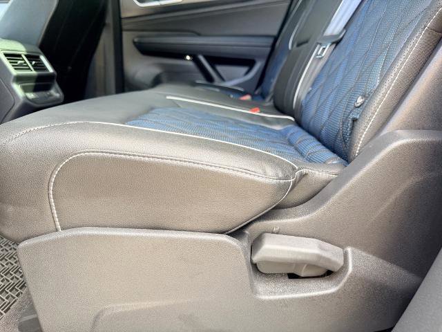 Used 2025 Volkswagen Atlas Cross Sport SEL Premium R-Line image 38