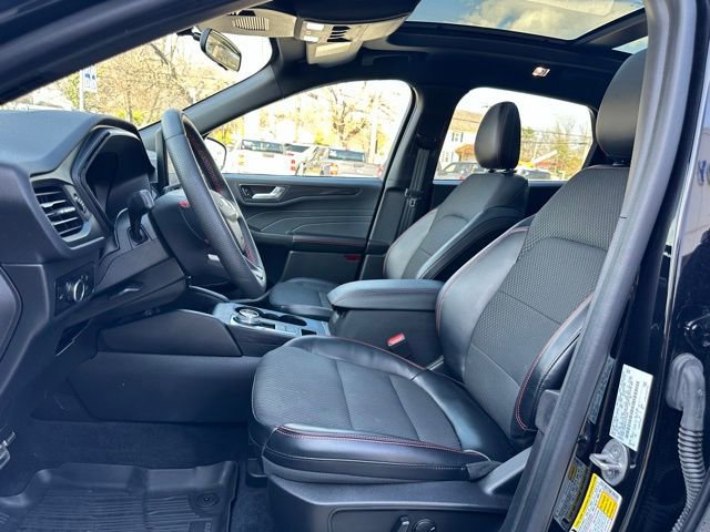 Certified 2023 Ford Escape ST-Line w/ Tech Pack #1 image 37