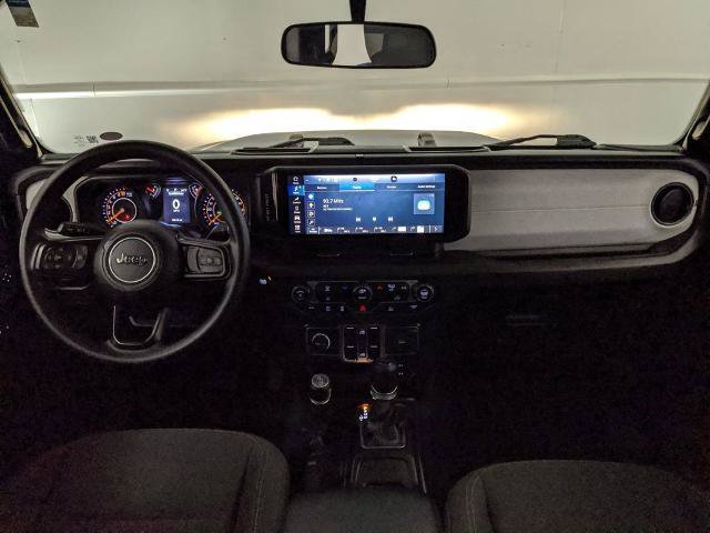 Used 2025 Jeep Gladiator Sport AWD/4WD image 8