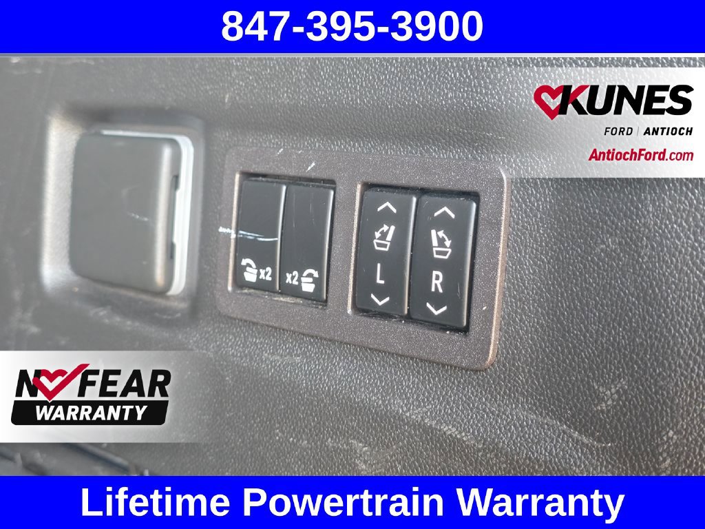 Used 2023 Chevrolet Tahoe Z71 w/ Luxury Package AWD/4WD image 31