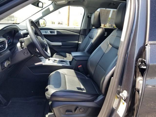 Certified 2023 Ford Explorer Limited w/ Equipment Group 301A AWD/4WD image 12