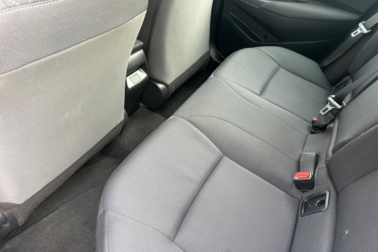 Used 2023 Toyota Corolla LE FWD image 7