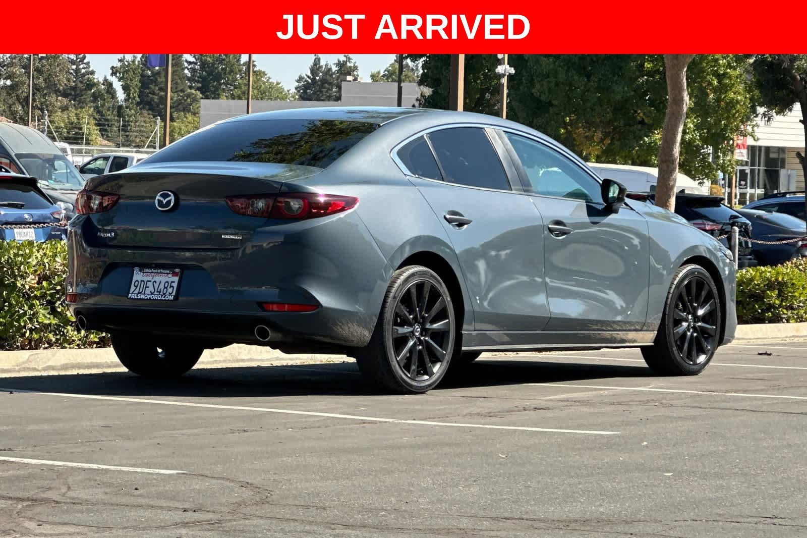 Used 2022 MAZDA MAZDA3 s FWD image 2