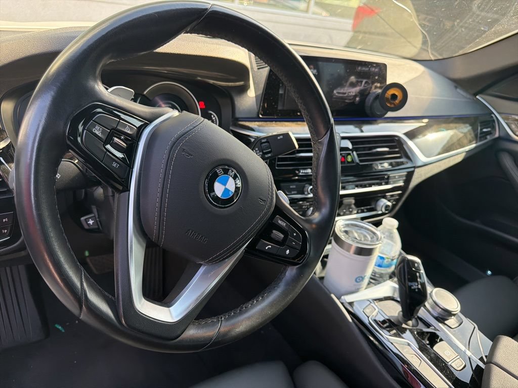Used 2019 BMW 530e w/ Convenience Package RWD image 6