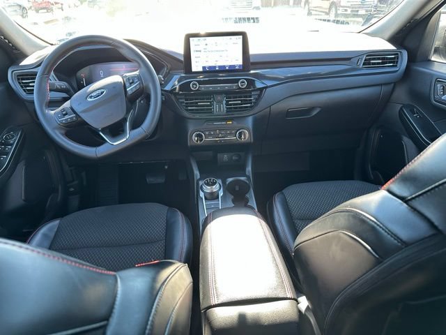 Certified 2025 Ford Escape ST-Line AWD/4WD image 5