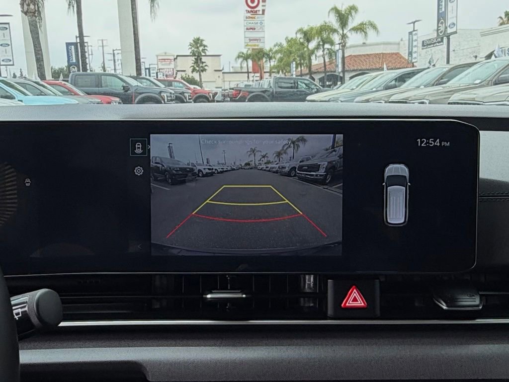 Used 2025 Kia Carnival EX FWD image 25
