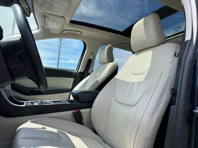 Certified 2022 Ford Edge Titanium AWD/4WD image 9