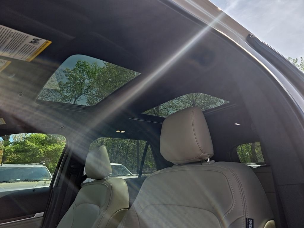 Certified 2019 Ford Explorer Limited w/ Ford Safe & Smart Package AWD/4WD image 14
