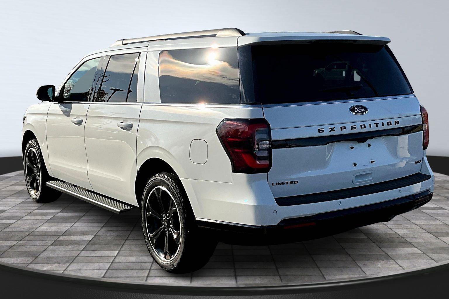 Certified 2022 Ford Expedition Max Limited image 4