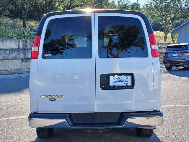 Used 2019 Chevrolet Express 3500 LT w/ LT Preferred Equipment Group RWD image 4
