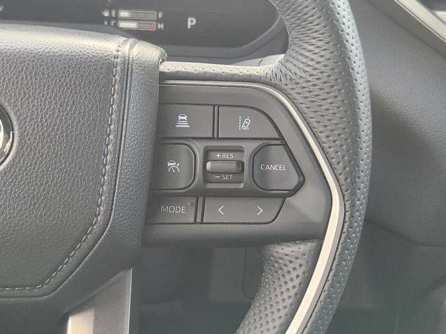 Used 2026 Toyota Tundra Limited AWD/4WD image 29