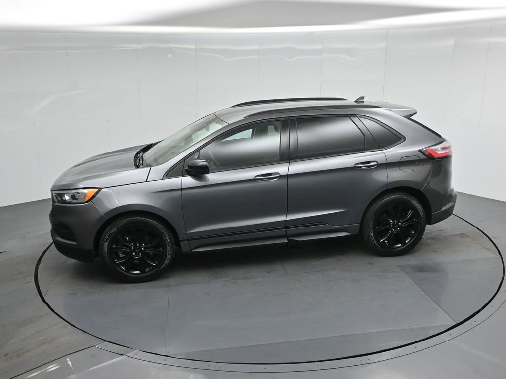 Certified 2022 Ford Edge SE w/ Black Appearance Package image 23