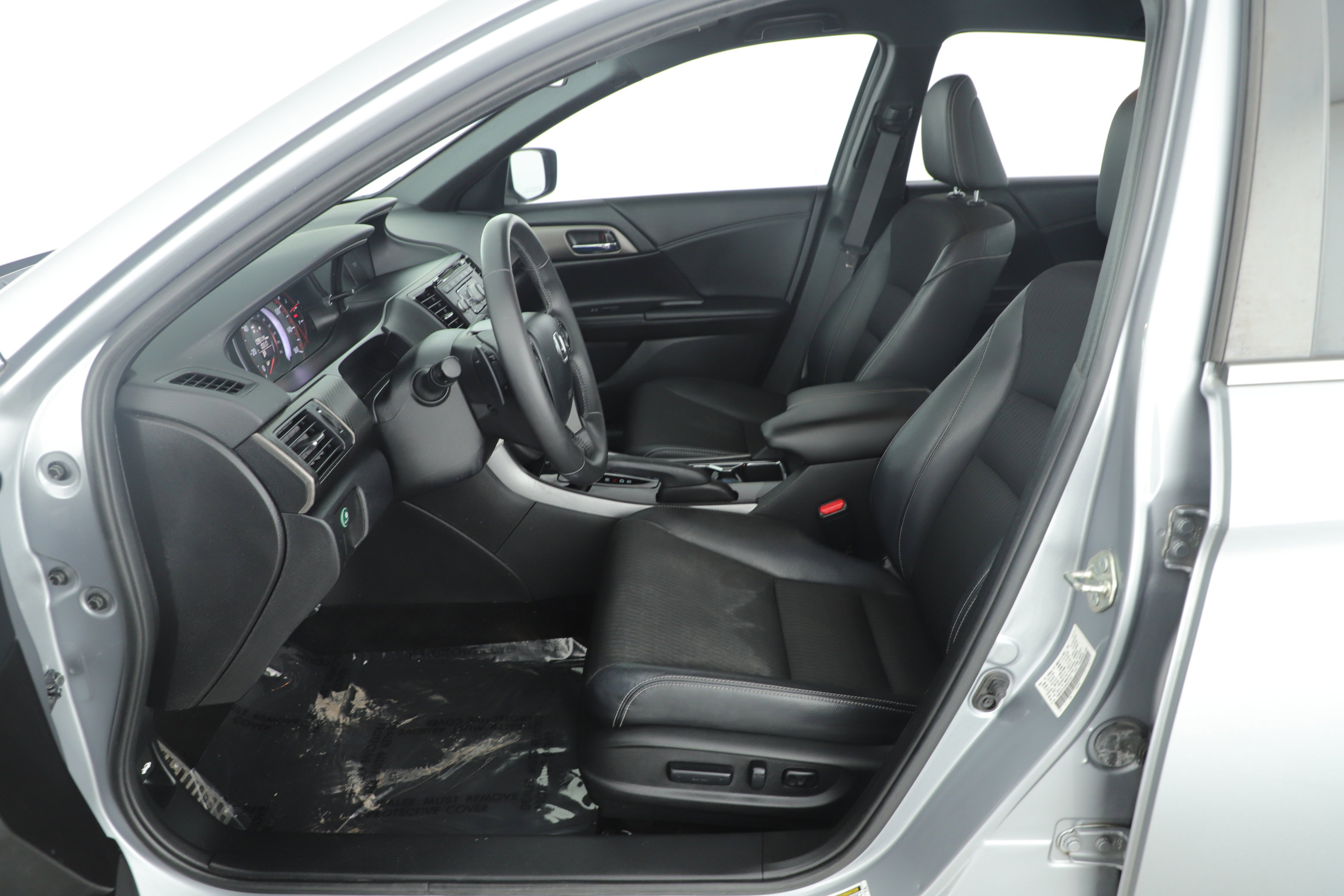 Used 2017 Honda Accord Sport image 6