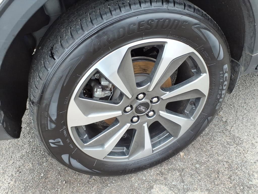 Certified 2023 Ford Escape Platinum w/ Premium Technology Package image 8