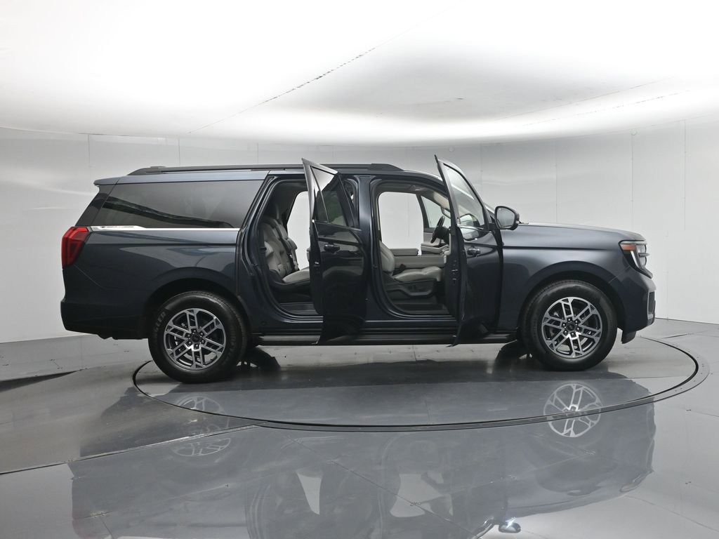 Certified 2025 Ford Expedition Max Active RWD image 5