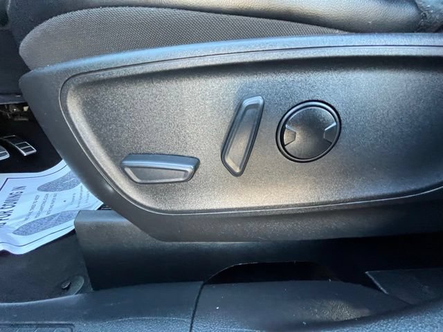Certified 2023 Ford Escape ST-Line AWD/4WD image 17