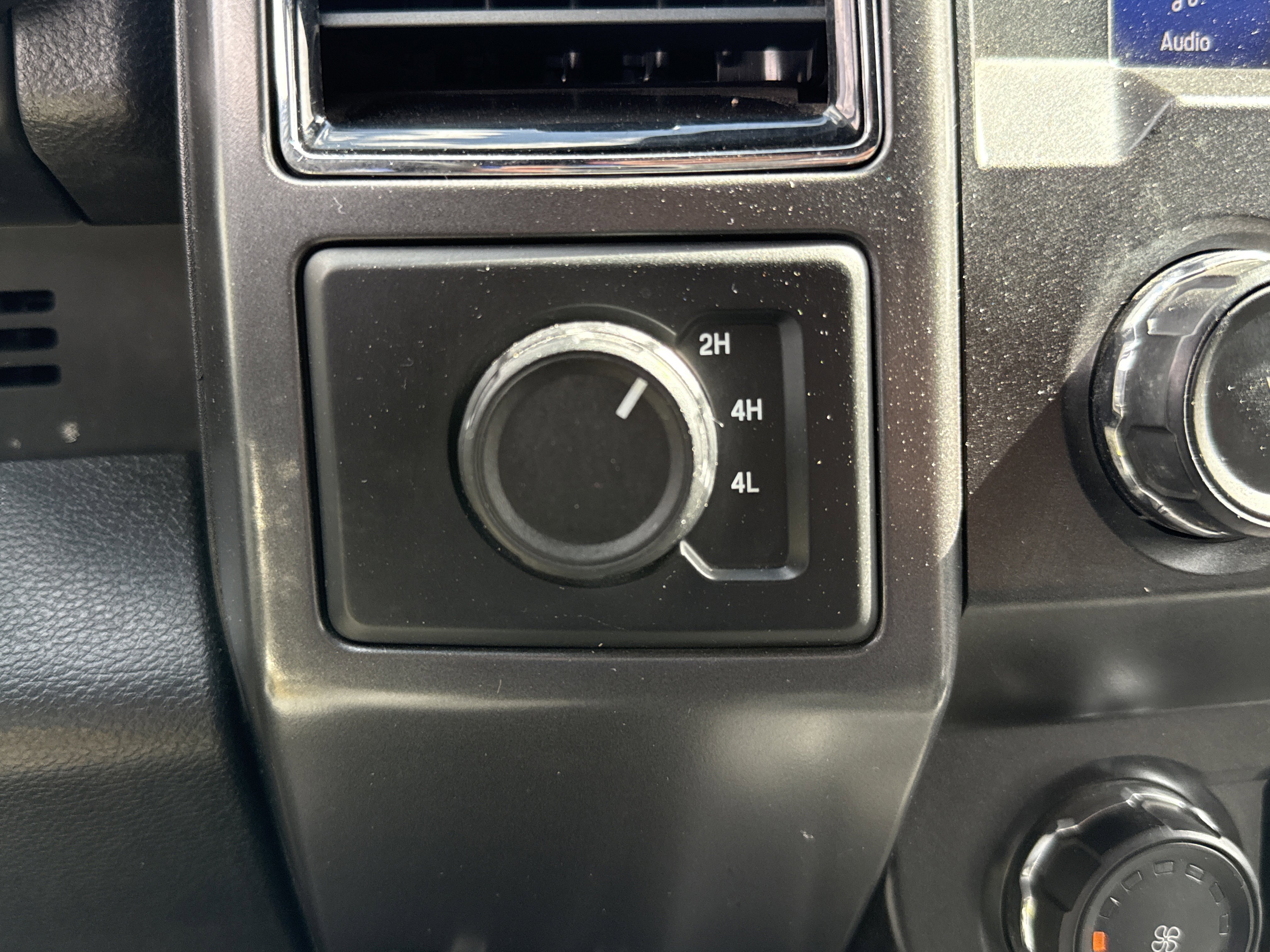 Certified 2019 Ford F150 XLT w/ Equipment Group 302A Luxury AWD/4WD image 19
