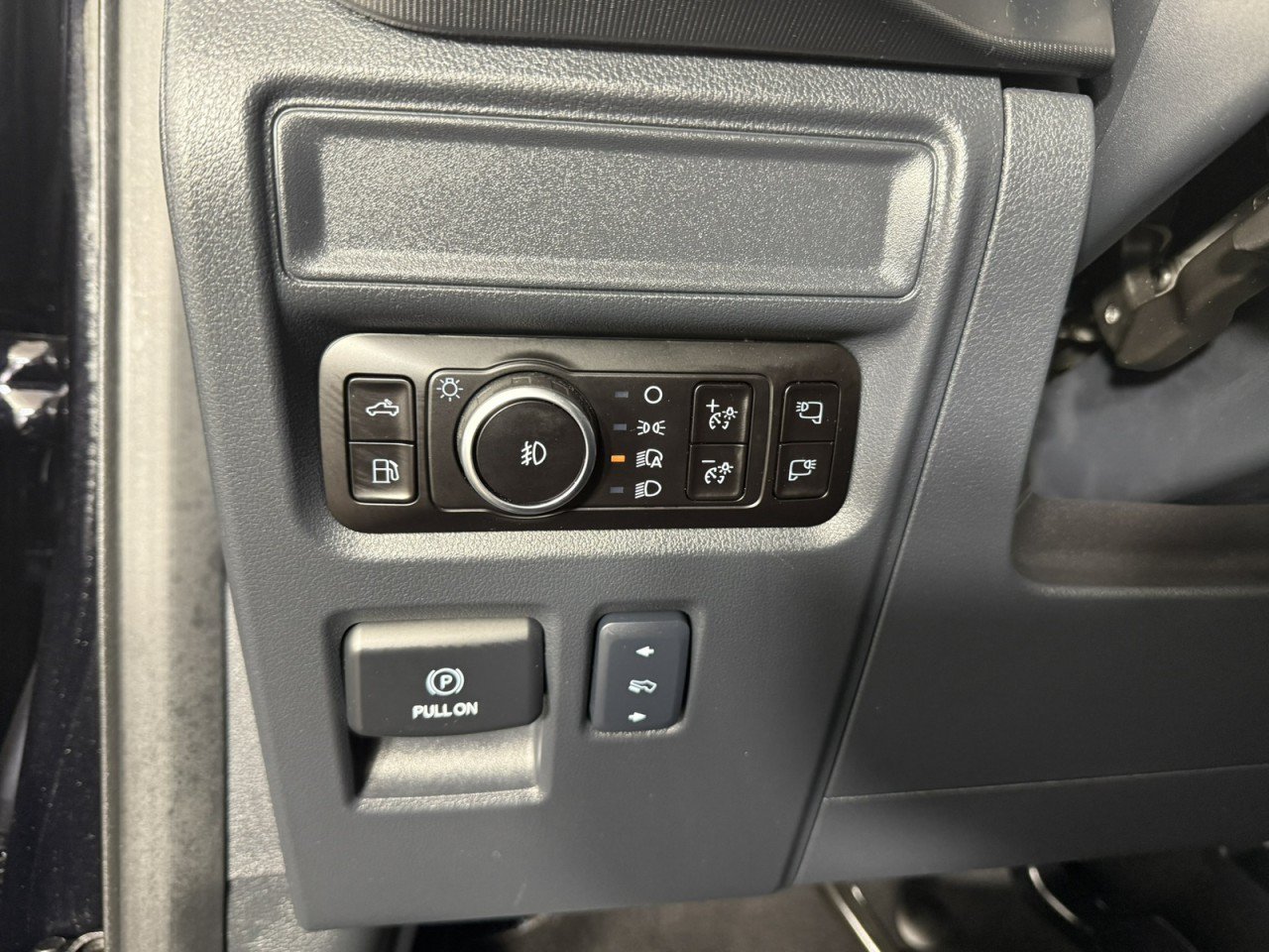Certified 2025 Ford F150 Lariat w/ Bed Utility Package AWD/4WD image 22