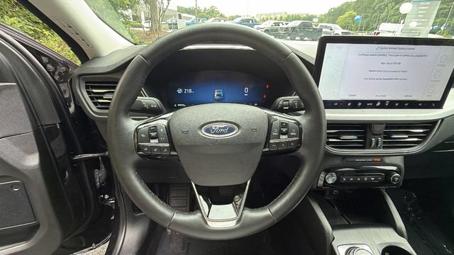 Certified 2024 Ford Escape Platinum AWD/4WD image 24