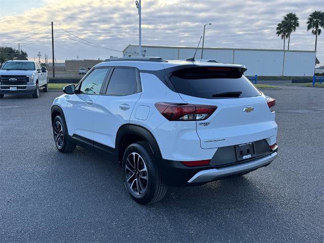 Used 2025 Chevrolet TrailBlazer LT image 3