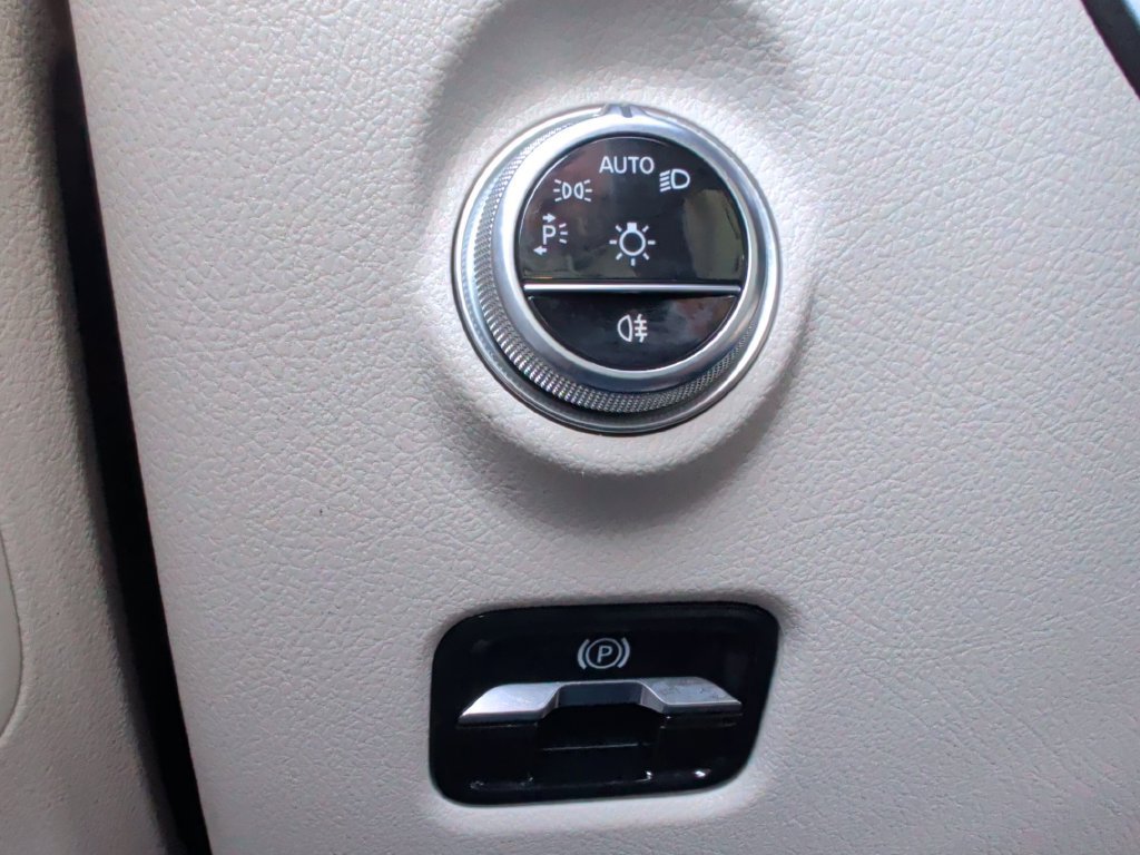 Used 2023 Mercedes-Benz C 300 4MATIC Sedan image 26
