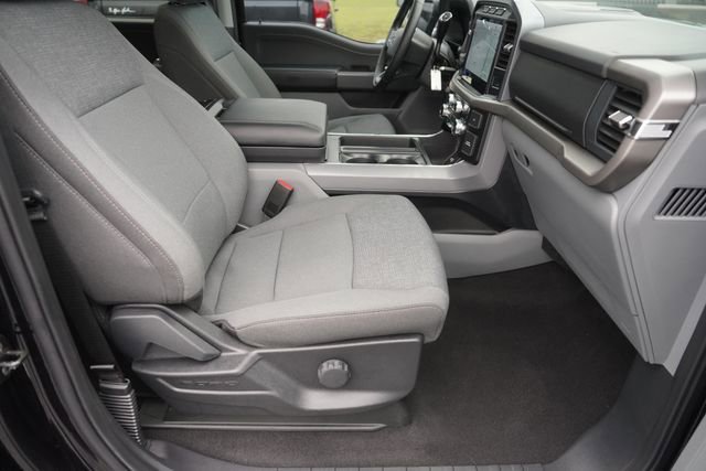 Certified 2024 Ford F150 XLT w/ Mobile Office Package RWD image 18